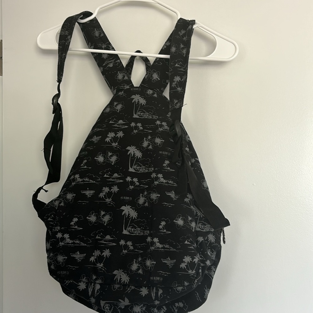 Tag Aloha (Hawaiian brand) day backpack, gently used - Picture 3 of 6